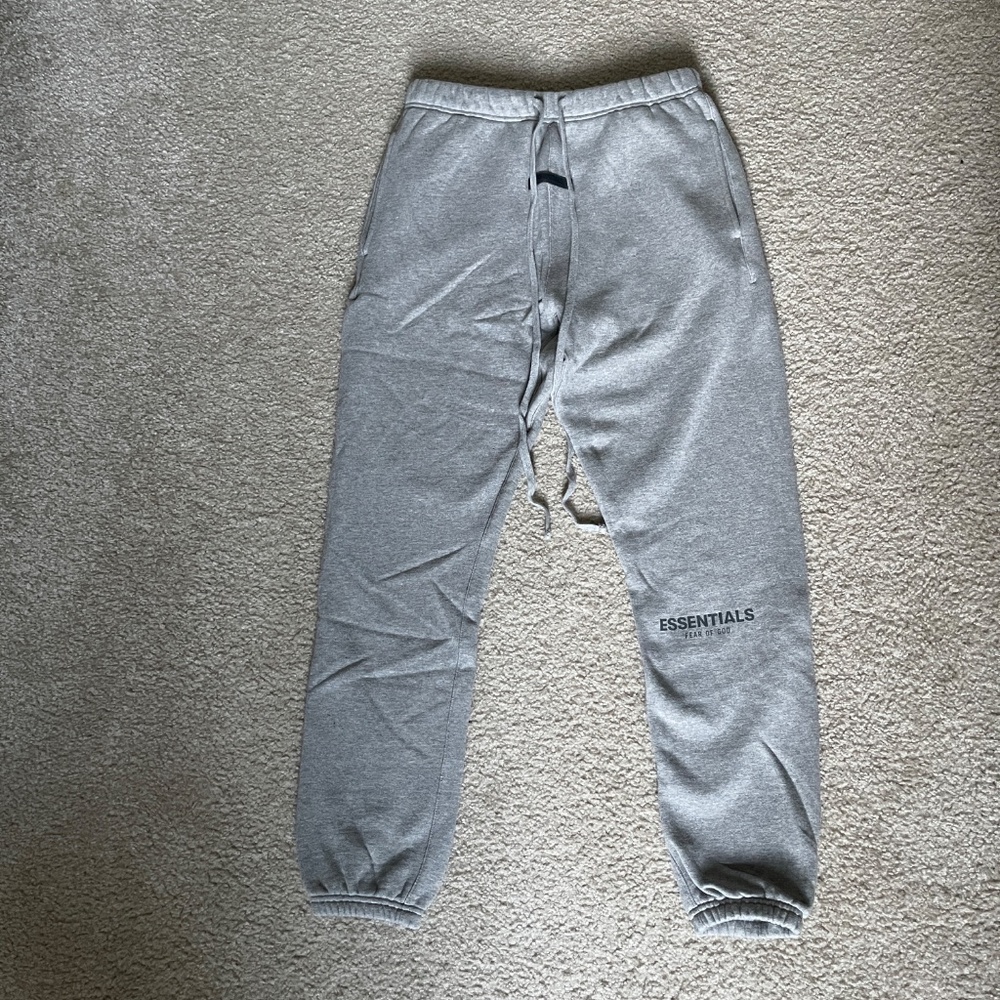 Fear of God Essentials Sweatpants in Heather Oatmeal, Size Small
